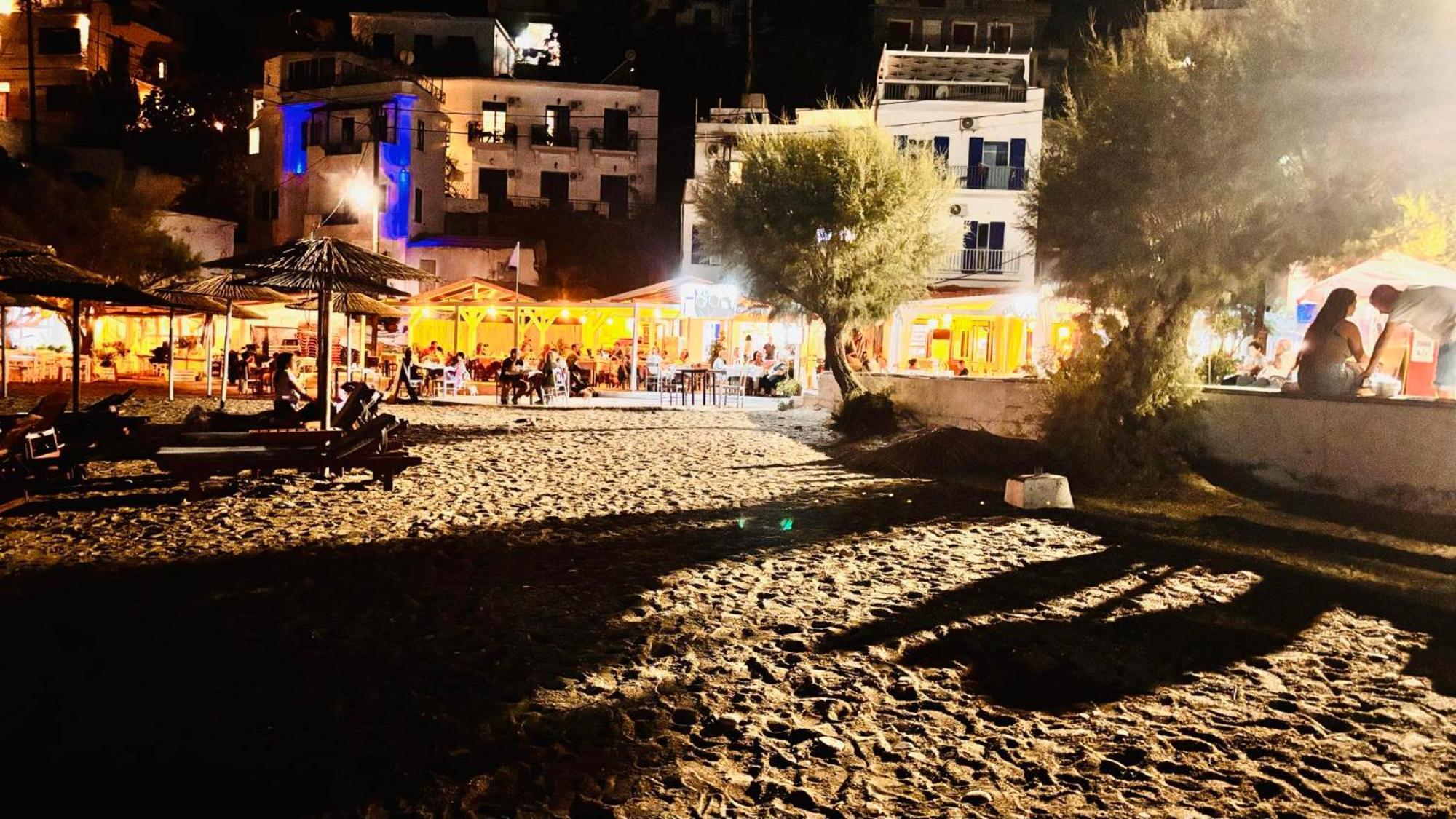 Nefeli Hotel Agios Kirykos Exterior foto