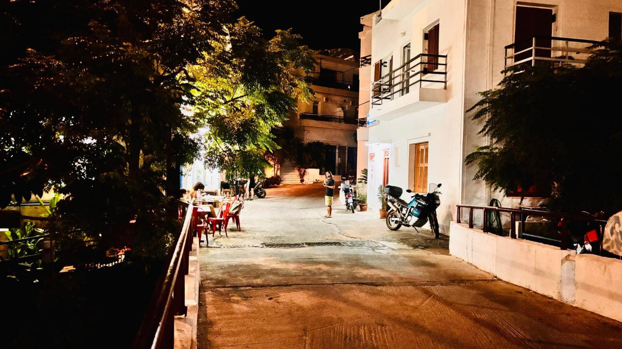Nefeli Hotel Agios Kirykos Exterior foto