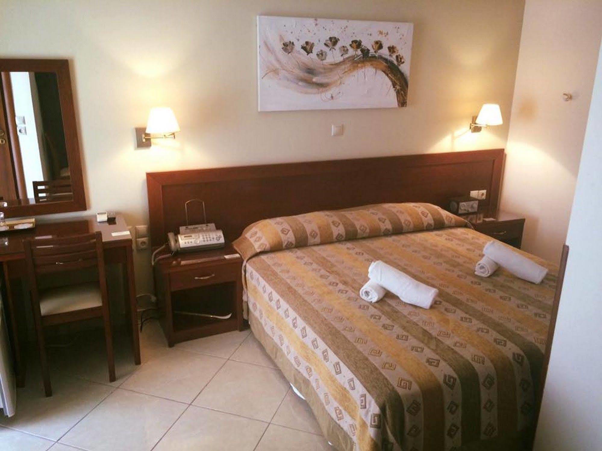 Nefeli Hotel Agios Kirykos Exterior foto